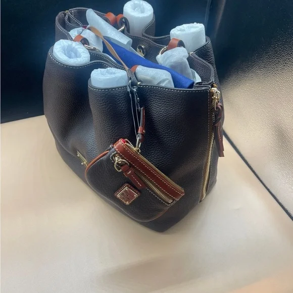 Dooney and Bourke Pebble Grain Large Zip Barlow Small Coin Case NWT Brown Tmoro - Picture 6 of 9